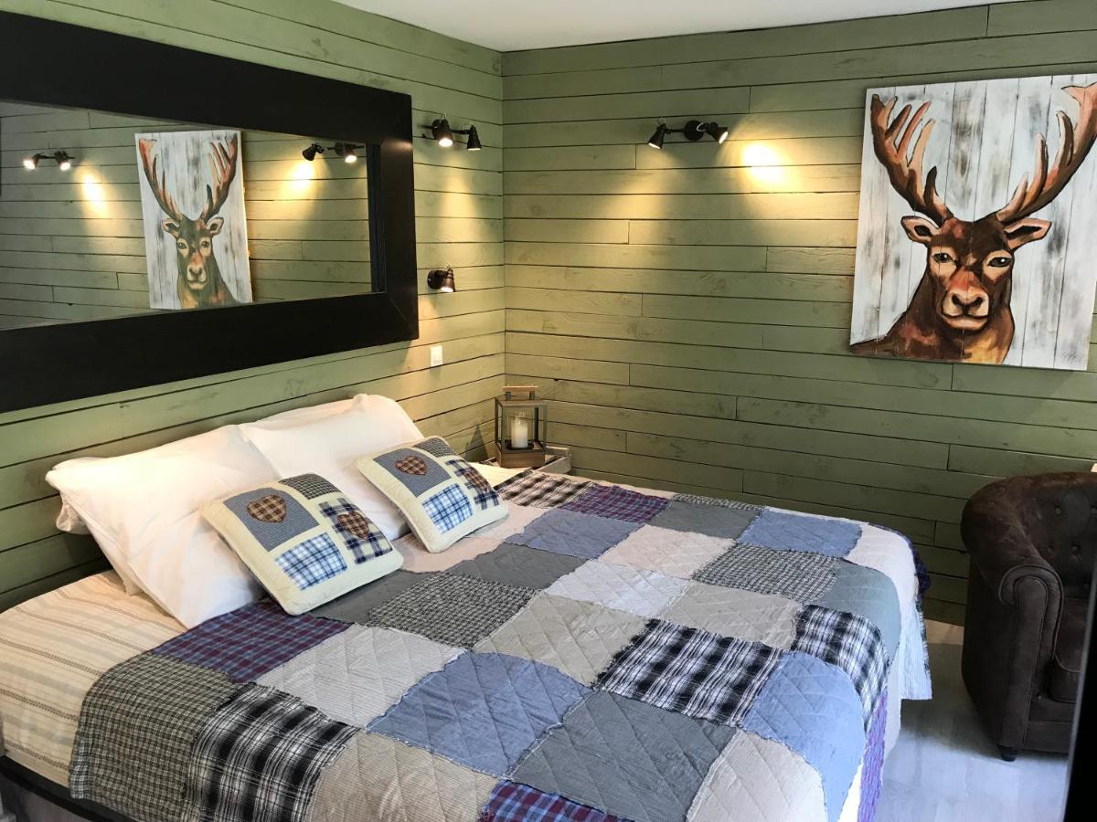 La Taniere Des Ours Bed & Breakfast Chaumont-sur-Tharonne Exterior photo