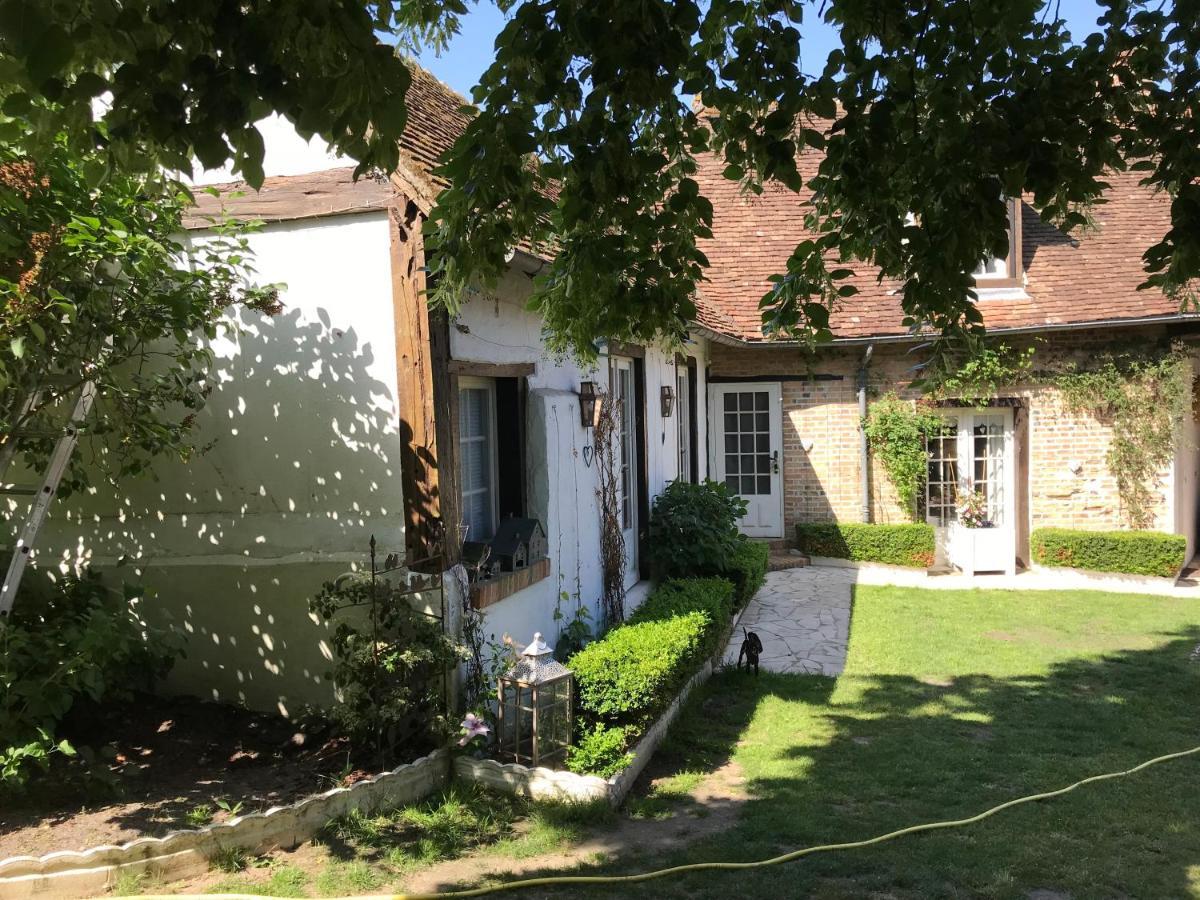 La Taniere Des Ours Bed & Breakfast Chaumont-sur-Tharonne Exterior photo